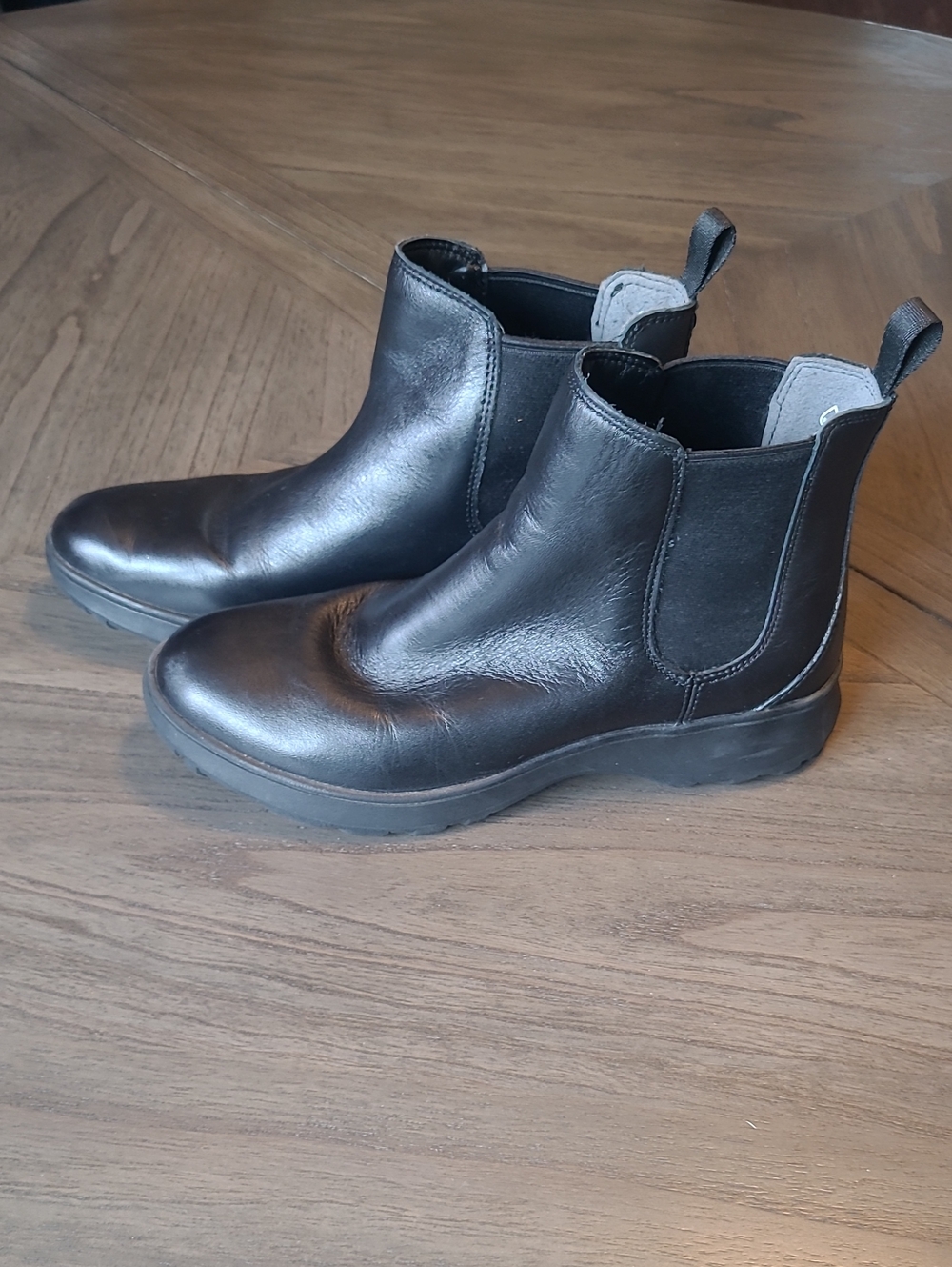 Vionic "Evergreen" Black Leather Womens Waterproof Boots, 6.6